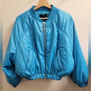 NO VACANCY NWT CROPPED LIGHT BLUE PUFFER BOMBER MEDIUM WITH POCKETS